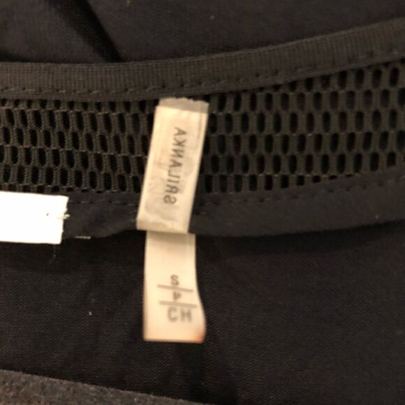 T Tahari blouse - Picture 5 of 5